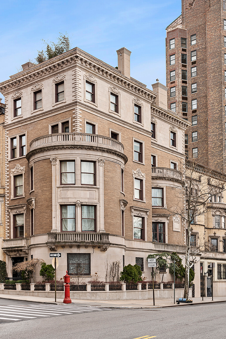 Inside A Renovated Historic Mansion On Manhattans Riverside Drive Now Listed For 65m 1 Rise