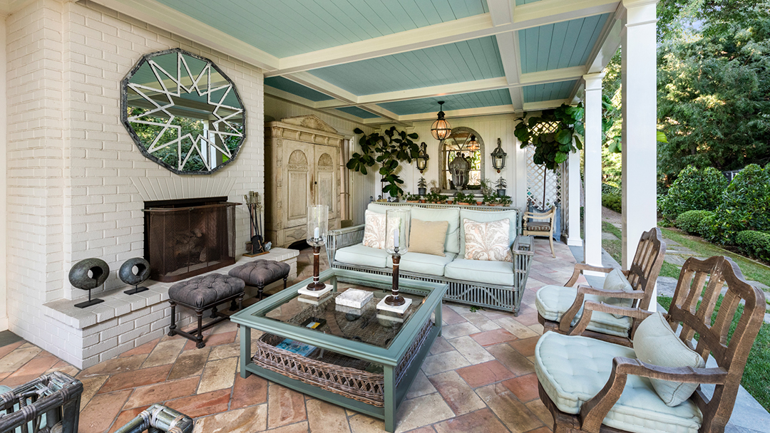 Singer Songwriter Robbie Williams Splashes Out 49 5m For Storied Holmby Hills Estate 312faring Mls 105