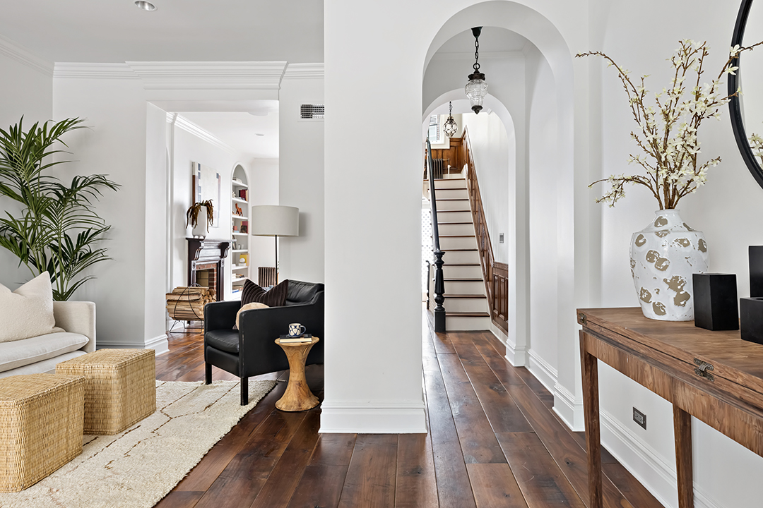 Boho Chic Townhouse In The Heart Of The West Village Is Up For Grabs At 6 25m Hallway