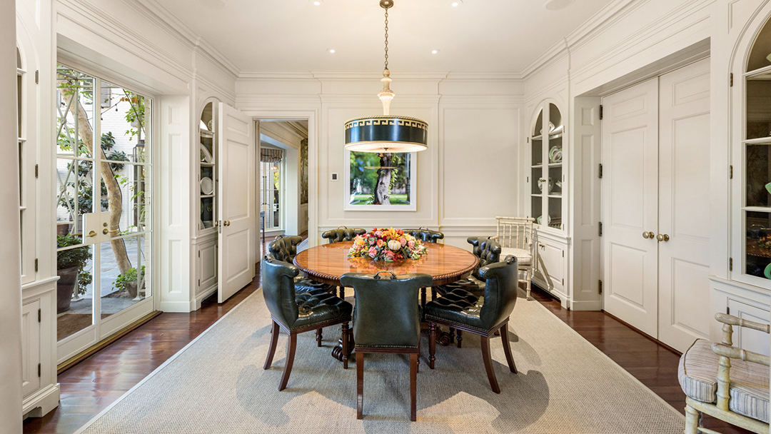 Singer Songwriter Robbie Williams Splashes Out 49 5m For Storied Holmby Hills Estate 312faring Mls 98