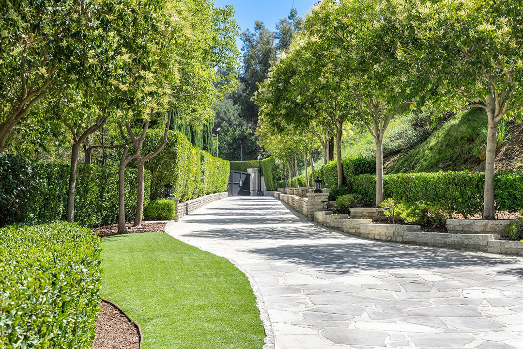 Katy Perrys Ultra Private Beverly Hills Paradise Pops Onto The Market For 19 5m D