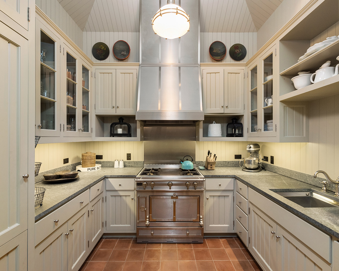 Singer Songwriter Robbie Williams Splashes Out 49 5m For Storied Holmby Hills Estate 312faring Mls 148