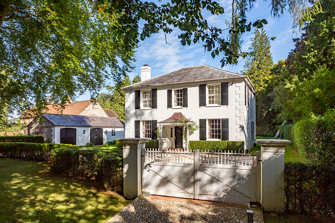 This 18 75m Estate In England Once Belonged To Both Lee Radziwill And Henry Ford Ii Turvillegrangethewhitehouse1