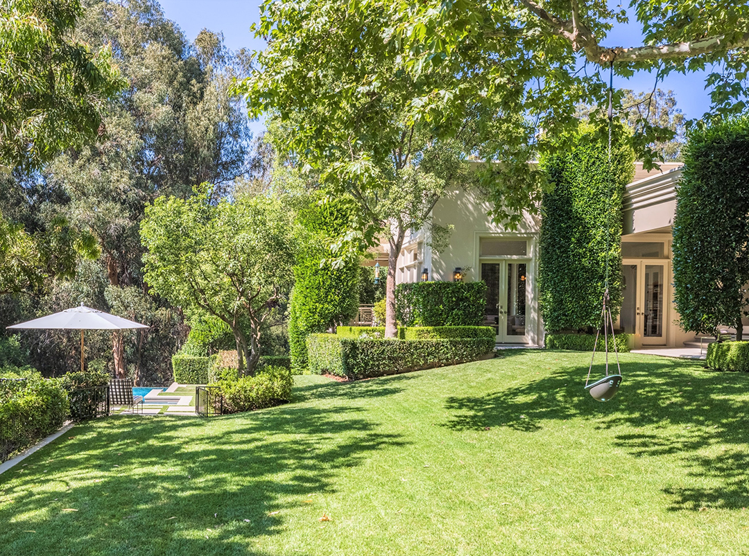 Katy Perrys Ultra Private Beverly Hills Paradise Pops Onto The Market For 19 5m A