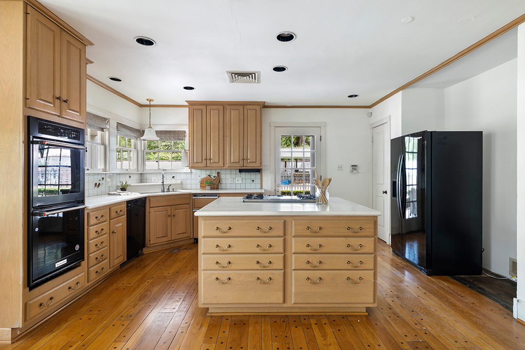 Cancer Research Pioneer John Mendelsohns Historic Houston Home Lists For 4 75m J