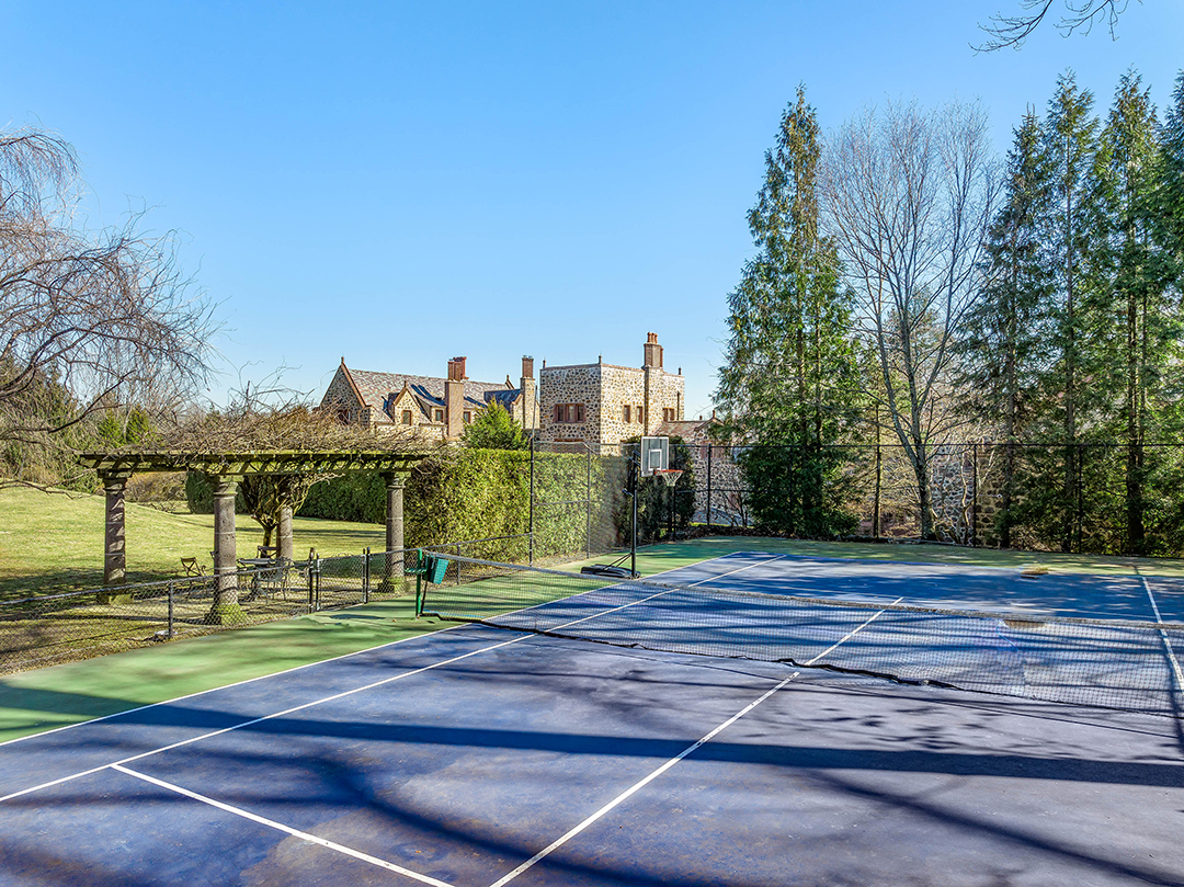 Hemlock Castle Once Home To A Memorable Boston Red Sox Owner Lists For 11 8m In Greenwich 17 Hemlock Dr 03 2022 31r1 Print