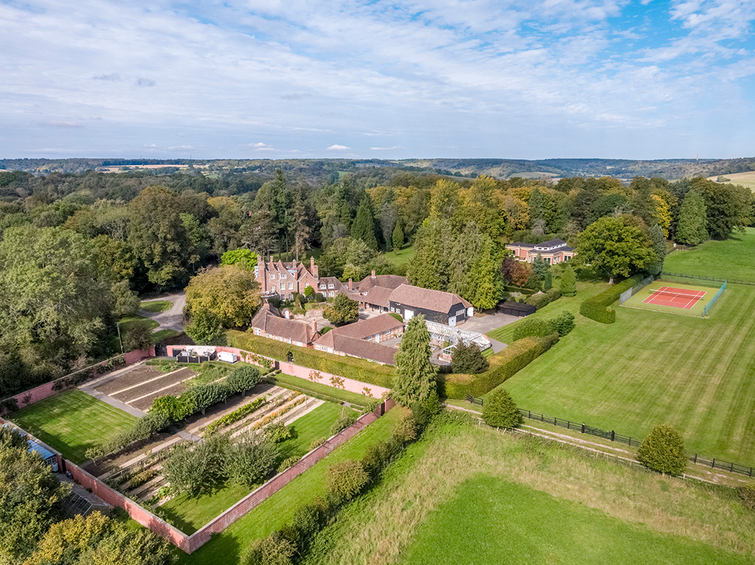This 18 75m Estate In England Once Belonged To Both Lee Radziwill And Henry Ford Ii Turvillegrangeheroaerial