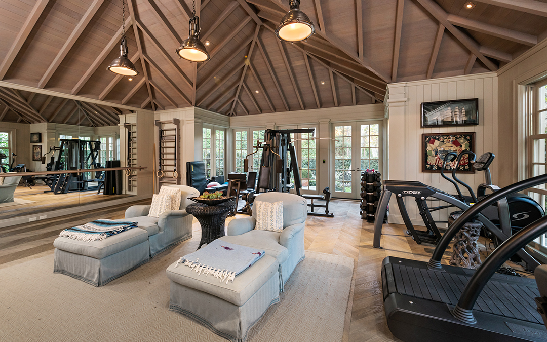Singer Songwriter Robbie Williams Splashes Out 49 5m For Storied Holmby Hills Estate 312faring Mls 149