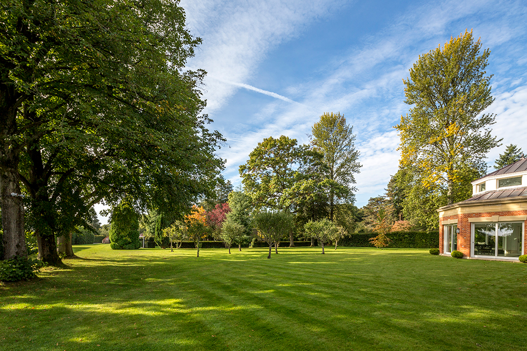 This 18 75m Estate In England Once Belonged To Both Lee Radziwill And Henry Ford Ii Turvillegrangematuretreesplantedtocelebratecoronationofkinggeorgev