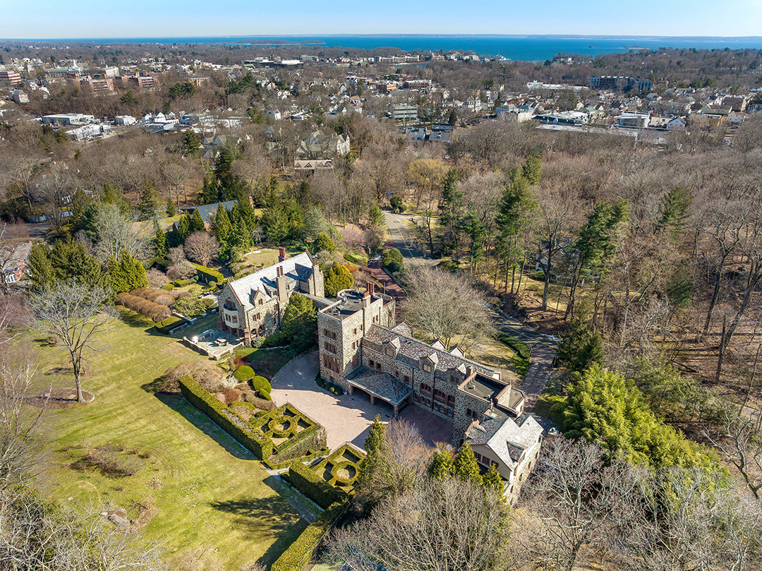 Hemlock Castle Once Home To A Memorable Boston Red Sox Owner Lists For 11 8m In Greenwich 17 Hemlock Dr 03 2022 01r1 Print