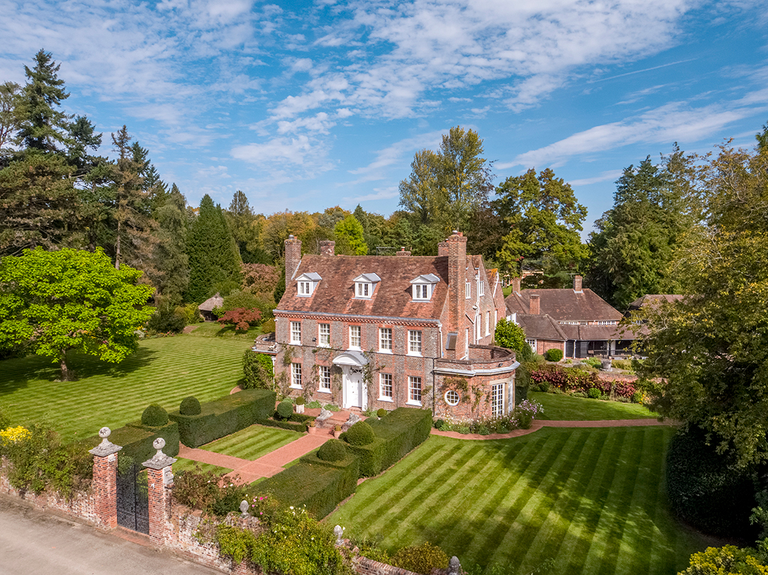This 18 75m Estate In England Once Belonged To Both Lee Radziwill And Henry Ford Ii Turvillegrangefrontfacade1