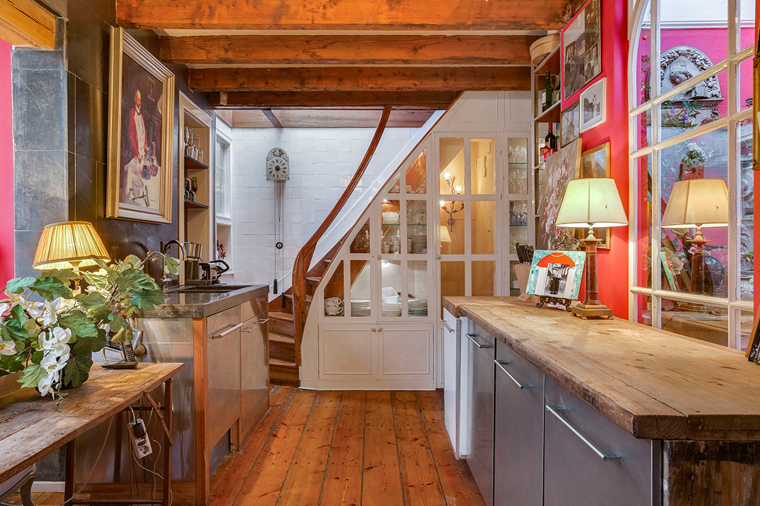 An Actresss Eclectic Amsterdam Home And Bb Hits The Market Asking 3 7m Entry