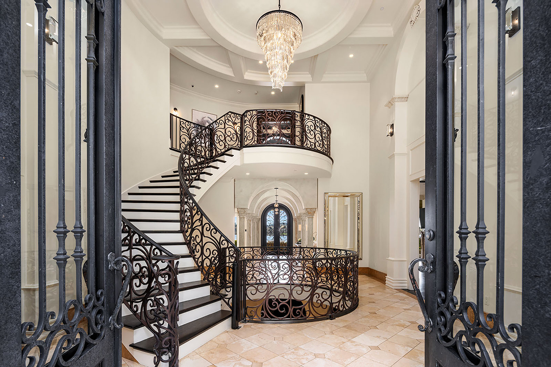 Russell Wilson And Ciaras Extraordinary Lakefront Home Near Seattle Seeks 36m N