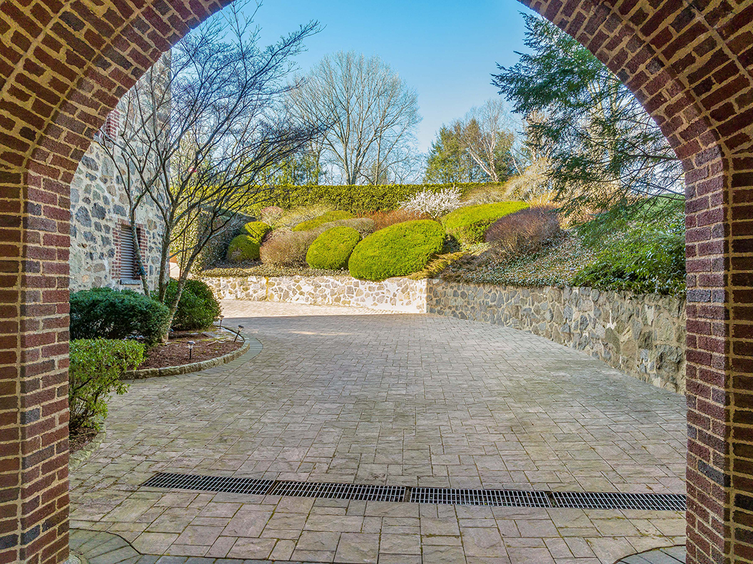 Hemlock Castle Once Home To A Memorable Boston Red Sox Owner Lists For 11 8m In Greenwich 17 Hemlock Dr 03 2022 36r1 Print