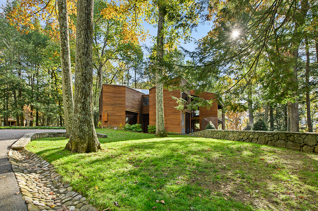 Tour A 4 5m Geometric Marvel With Treehouse Vibes Nestled In Bedford Hills B