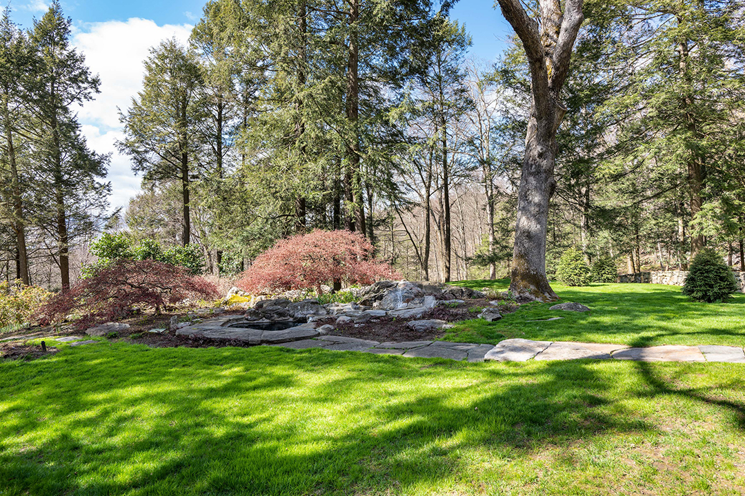 Tour A 4 5m Geometric Marvel With Treehouse Vibes Nestled In Bedford Hills U