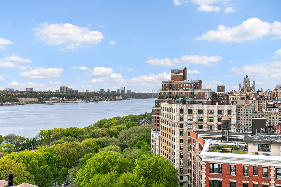 Amy Schumer Lists Upper West Side Riverside Drive Penthouse 31