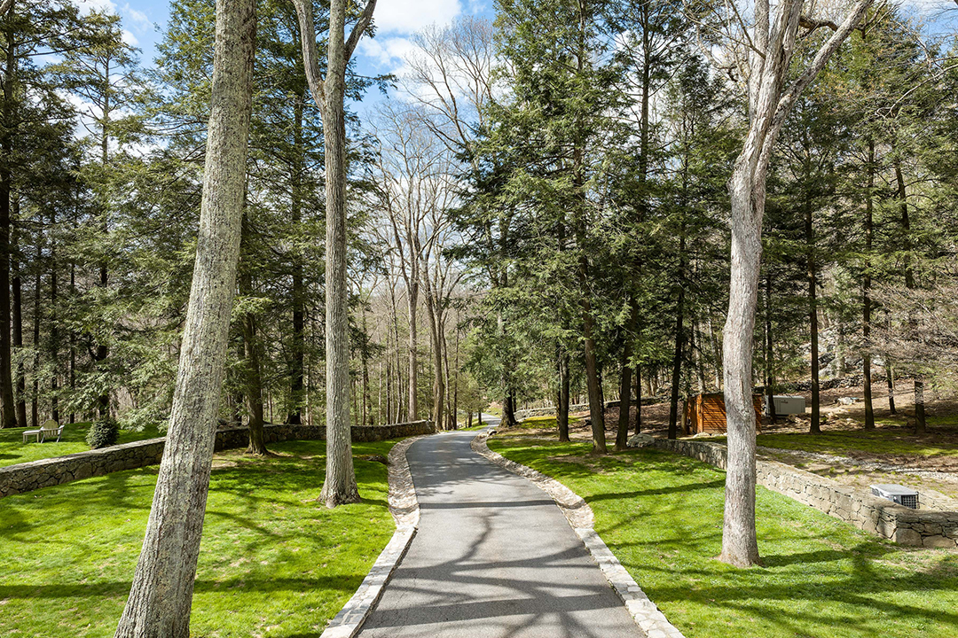 Tour A 4 5m Geometric Marvel With Treehouse Vibes Nestled In Bedford Hills V