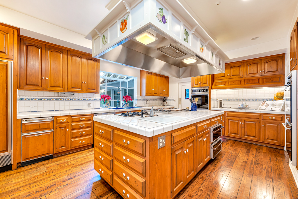 Alex Trebeks Longtime Studio City Home Sells For 6 45m L