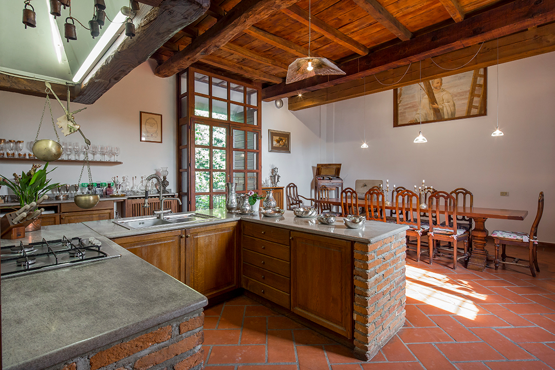 An Over 400 Year Old Church Turned Villa Outside Of Milan Is For Sale Seeking 3 4m Kitchen