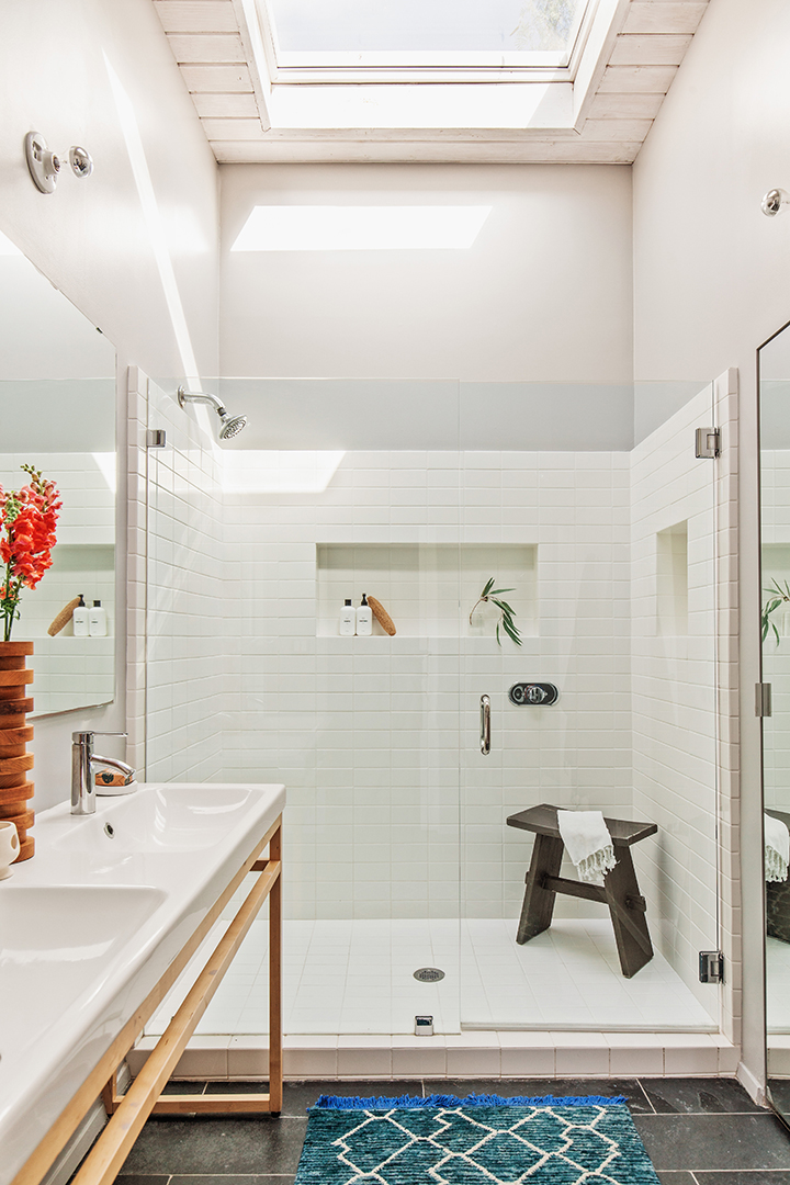 Emily Ratajkowski Boho Chic Midcentury Home In Echo Park Lists For 2 2m 17