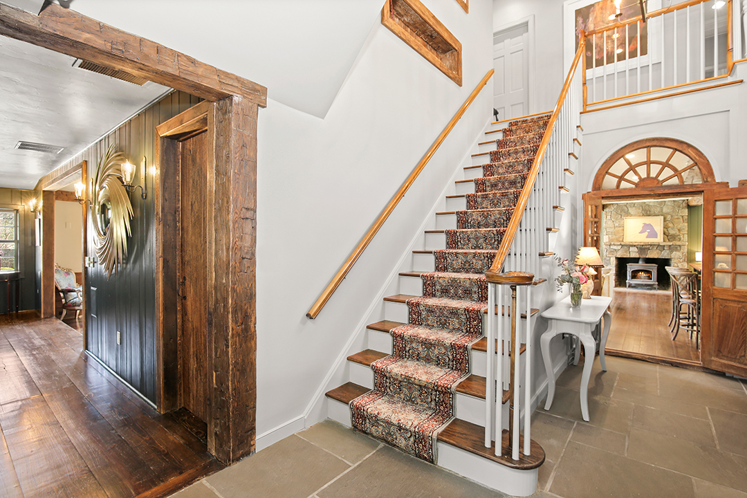 An Artful Yet Polished Wilton Ct Gem With Creative Owners Hits The Market For 1 9m 4 1