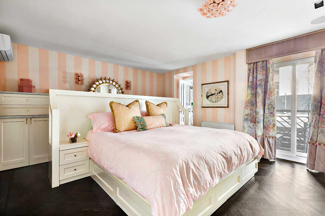 Pretty In Pink A Nyc Brownstone Triplex With Rosy Interiors Looks For 30000 Month L