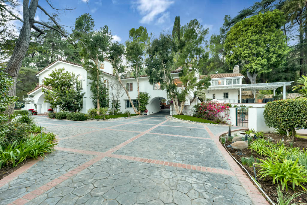 Alex Trebeks Longtime Studio City Home Sells For 6 45m C