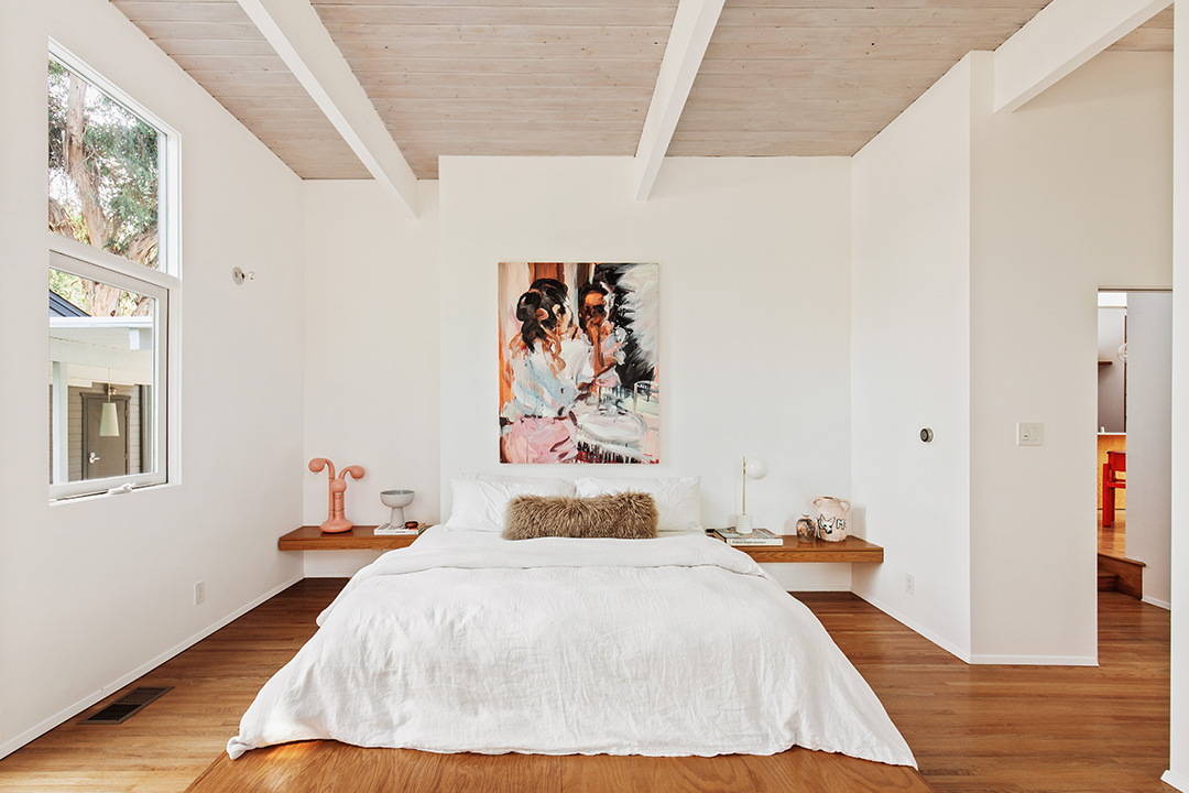 Emily Ratajkowski Boho Chic Midcentury Home In Echo Park Lists For 2 2m 14