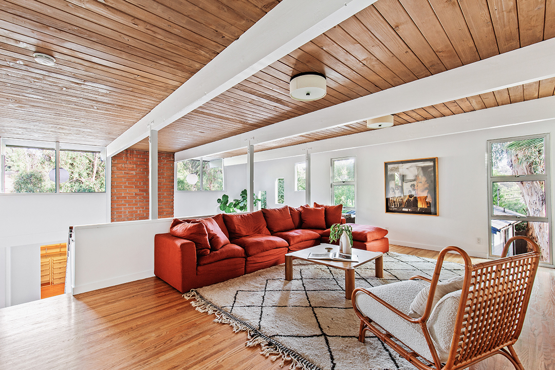 Emily Ratajkowski Boho Chic Midcentury Home In Echo Park Lists For 2 2m 8