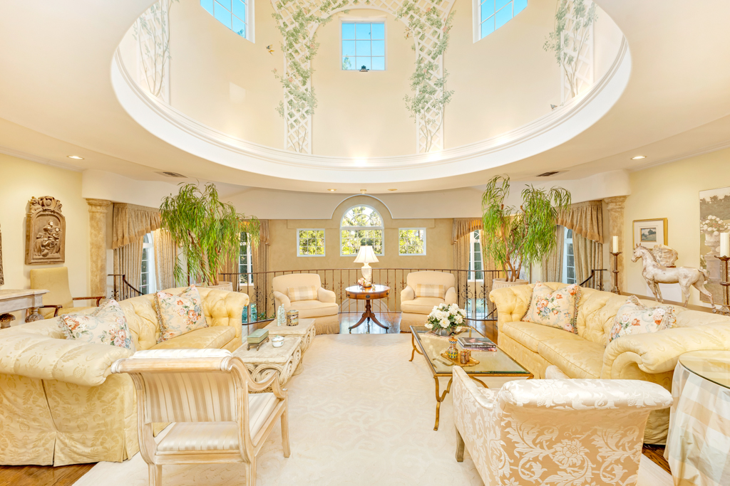 Alex Trebeks Longtime Studio City Home Sells For 6 45m A