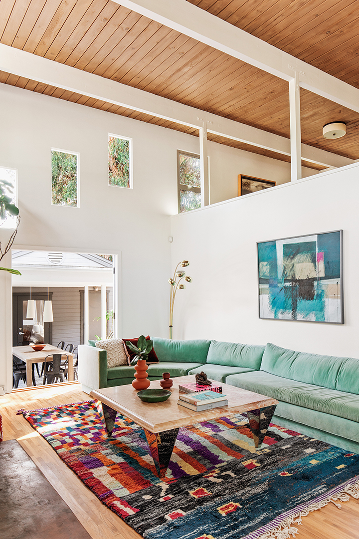 Emily Ratajkowski Boho Chic Midcentury Home In Echo Park Lists For 2 2m B