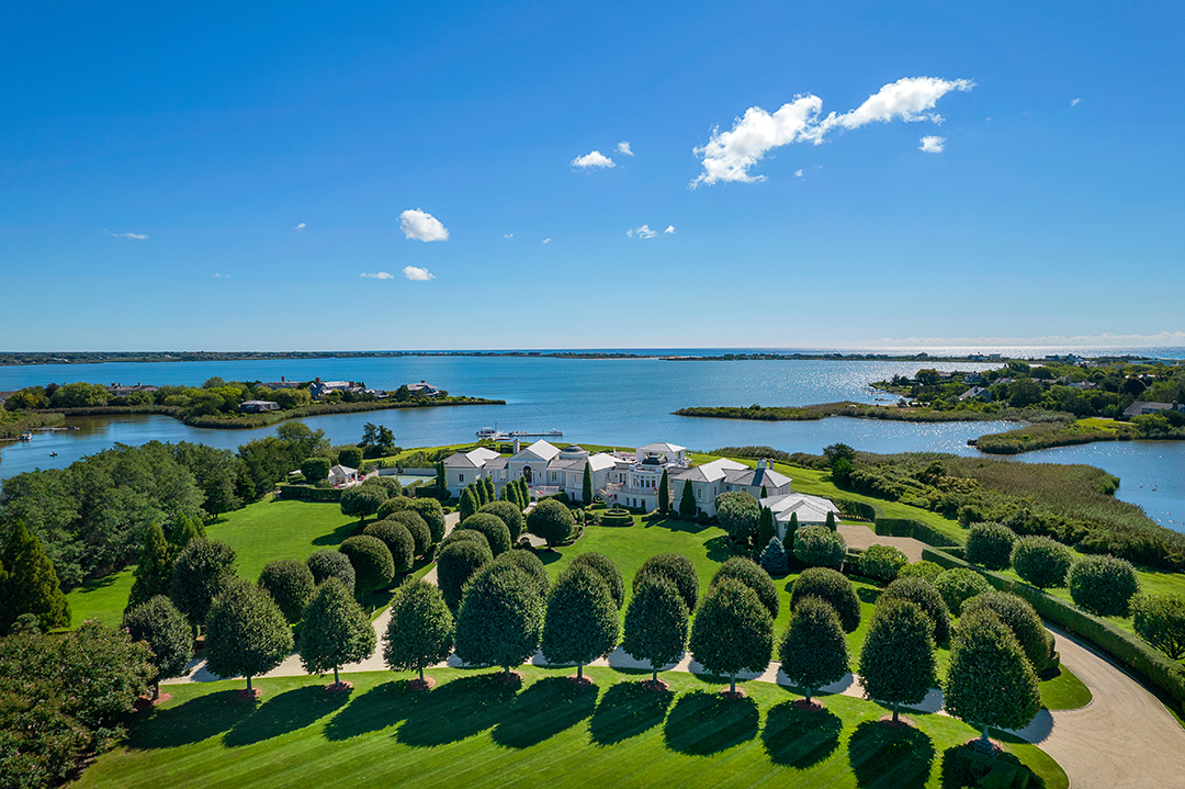 A Mansion That Was Part Of The Hamptons Biggest Sale Of 2021 Lists Separately For 72m Aerial B