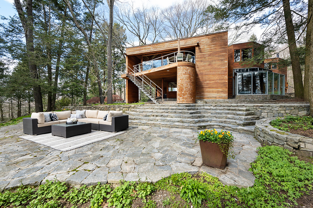 Tour A 4 5m Geometric Marvel With Treehouse Vibes Nestled In Bedford Hills T