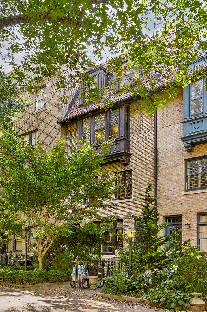 Artful Park Slope Apartment Of A Photography Industry Exec Seeks 3 6m W