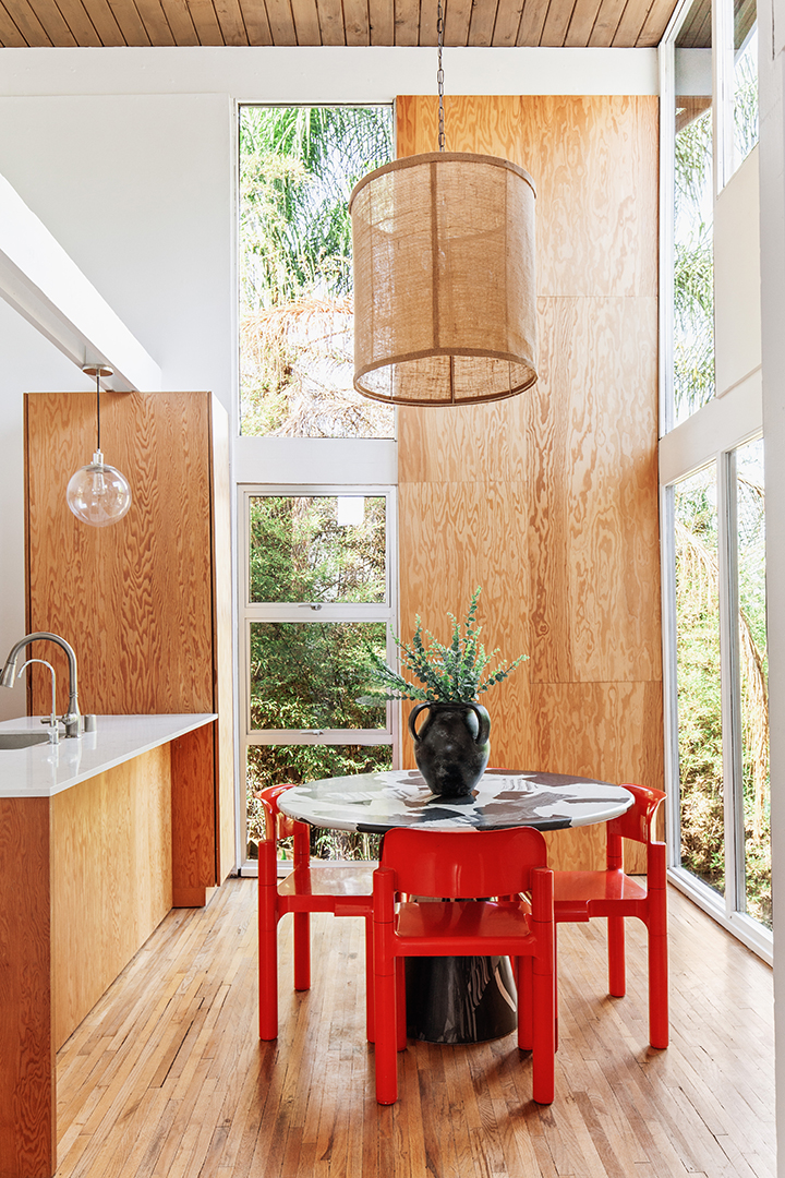 Emily Ratajkowski Boho Chic Midcentury Home In Echo Park Lists For 2 2m 4
