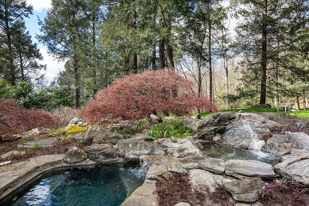 Tour A 4 5m Geometric Marvel With Treehouse Vibes Nestled In Bedford Hills G