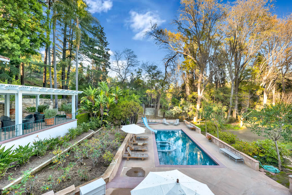 Alex Trebeks Longtime Studio City Home Sells For 6 45m E