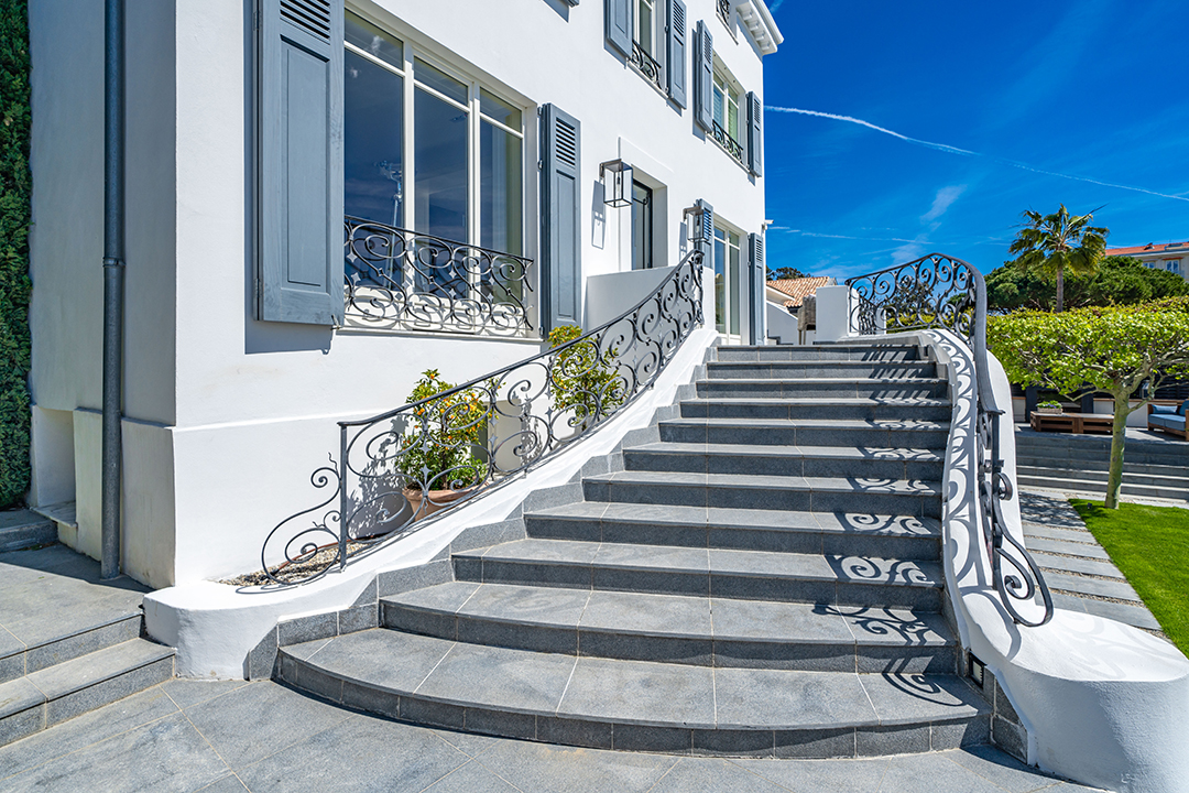 Estee Lauders Picturesque Former Summer Home In Cannes Asks 9 2m 13