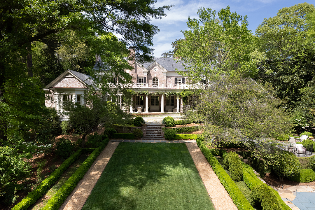 Best Selling Author Emily Giffin Wants 9m For Her Romantic Buckhead Estate 34