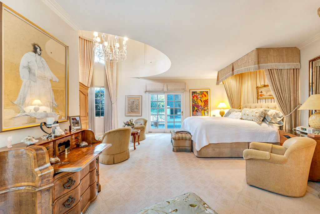 Alex Trebeks Longtime Studio City Home Sells For 6 45m J