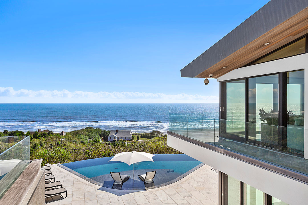 Step Inside A 14 5m Montauk Modern Overlooking The Ocean Views B