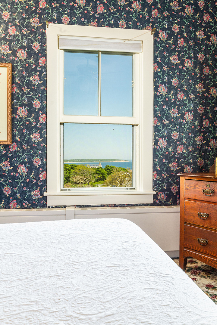 Block Islands Famed Atlantic Inn Is For Sale At 7 5m 359 High St Block Island Ri 13 2400x3600