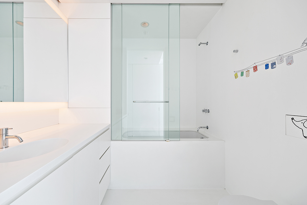 Hugh Jackmans West Village Triplex With A Minimalist Design Lists For 38 9m 176perryst 10s 5