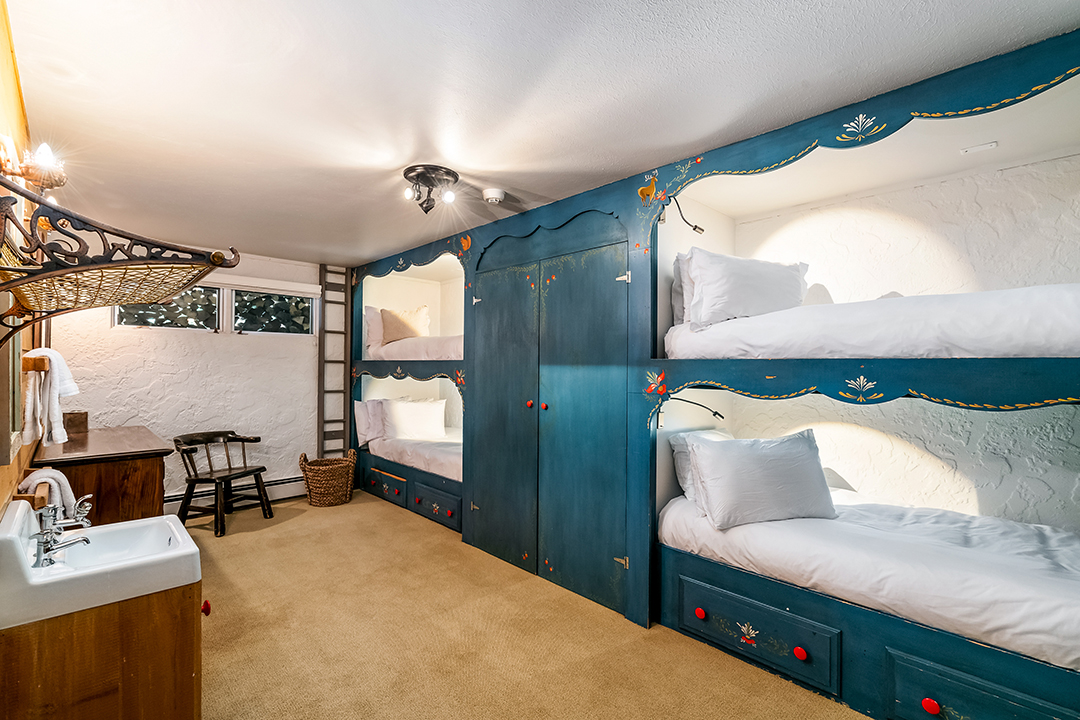 President Fords Former Vail Home Known As His Winter White House Lists For 13m G