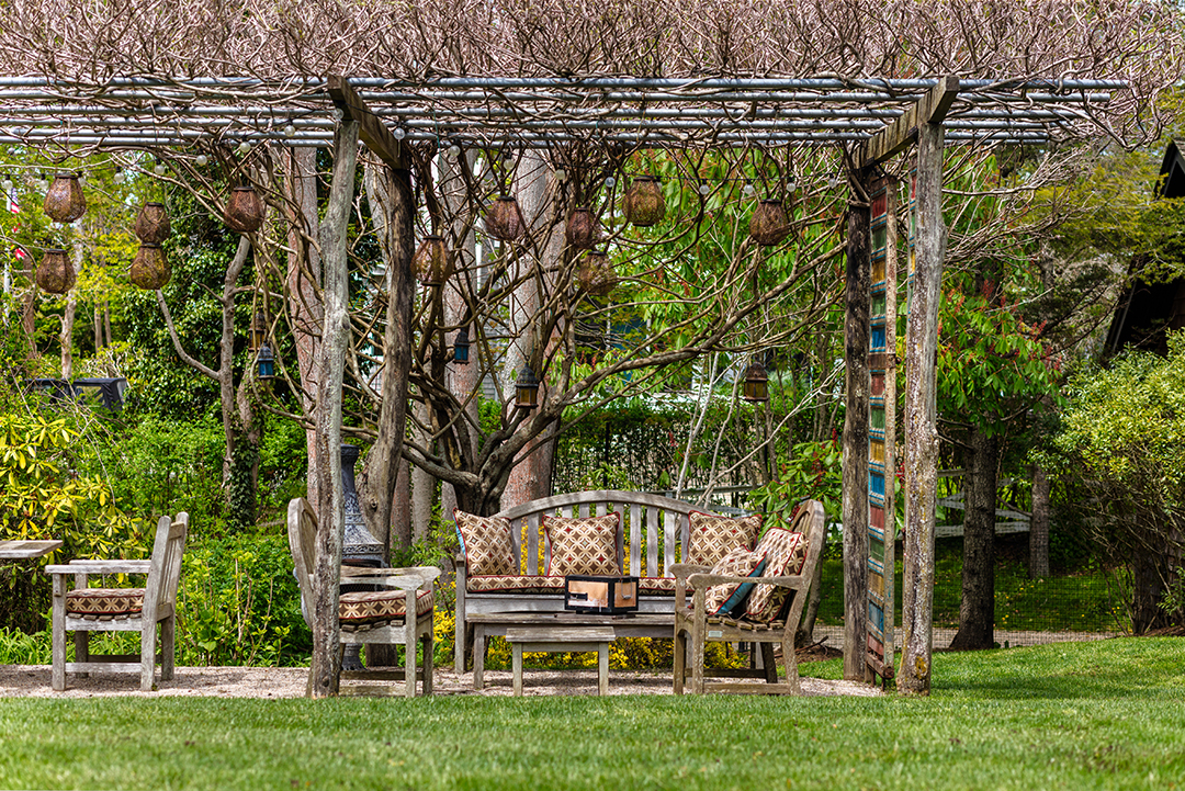Its All About The Gorgeous Grounds At This 12m Sagaponack Estate M