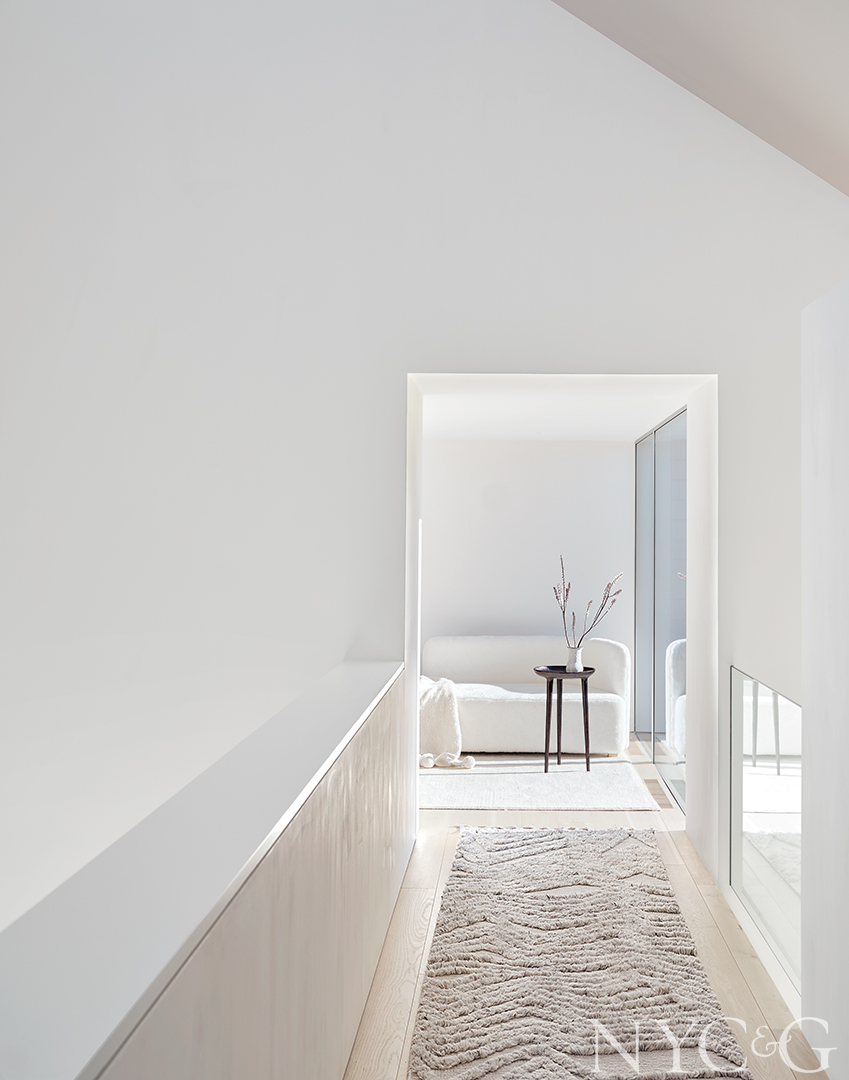 Tondro Delpiero Hampton Hallway2