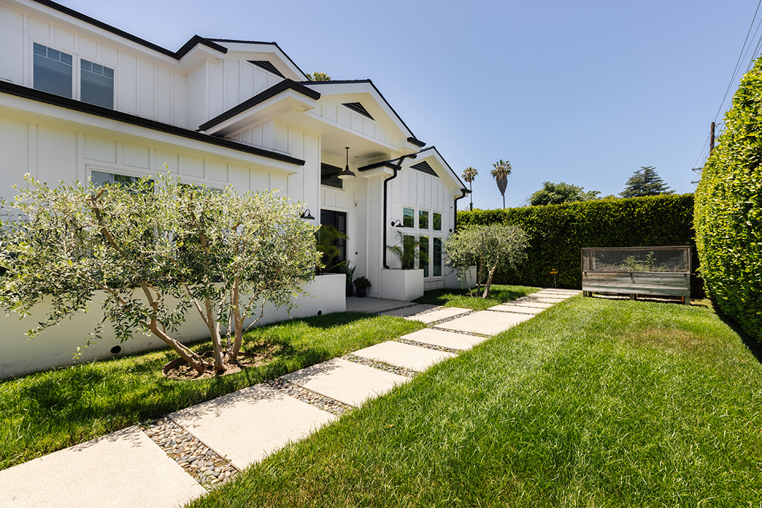Daveed Diggs Sherman Oaks Architectural Digest 3