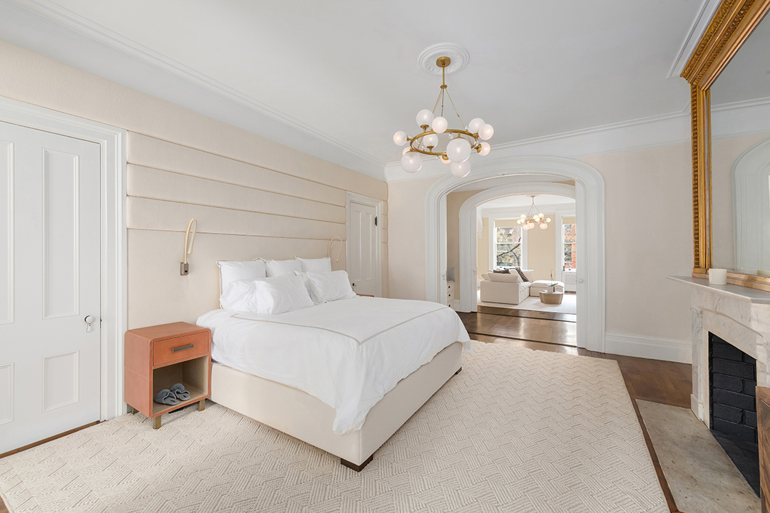 Pop Artist Roy Lichtensteins Former West Village Townhouse Lists For 30m 15