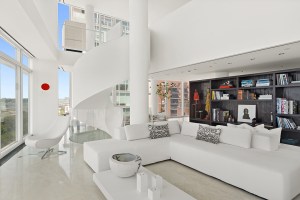 Hugh Jackmans West Village Triplex With A Minimalist Design Lists For 38 9m 176perryst 10s 11